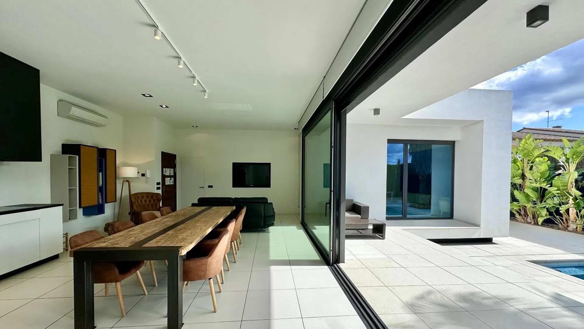 Villa Blanca L'Escala 0*,  Spain